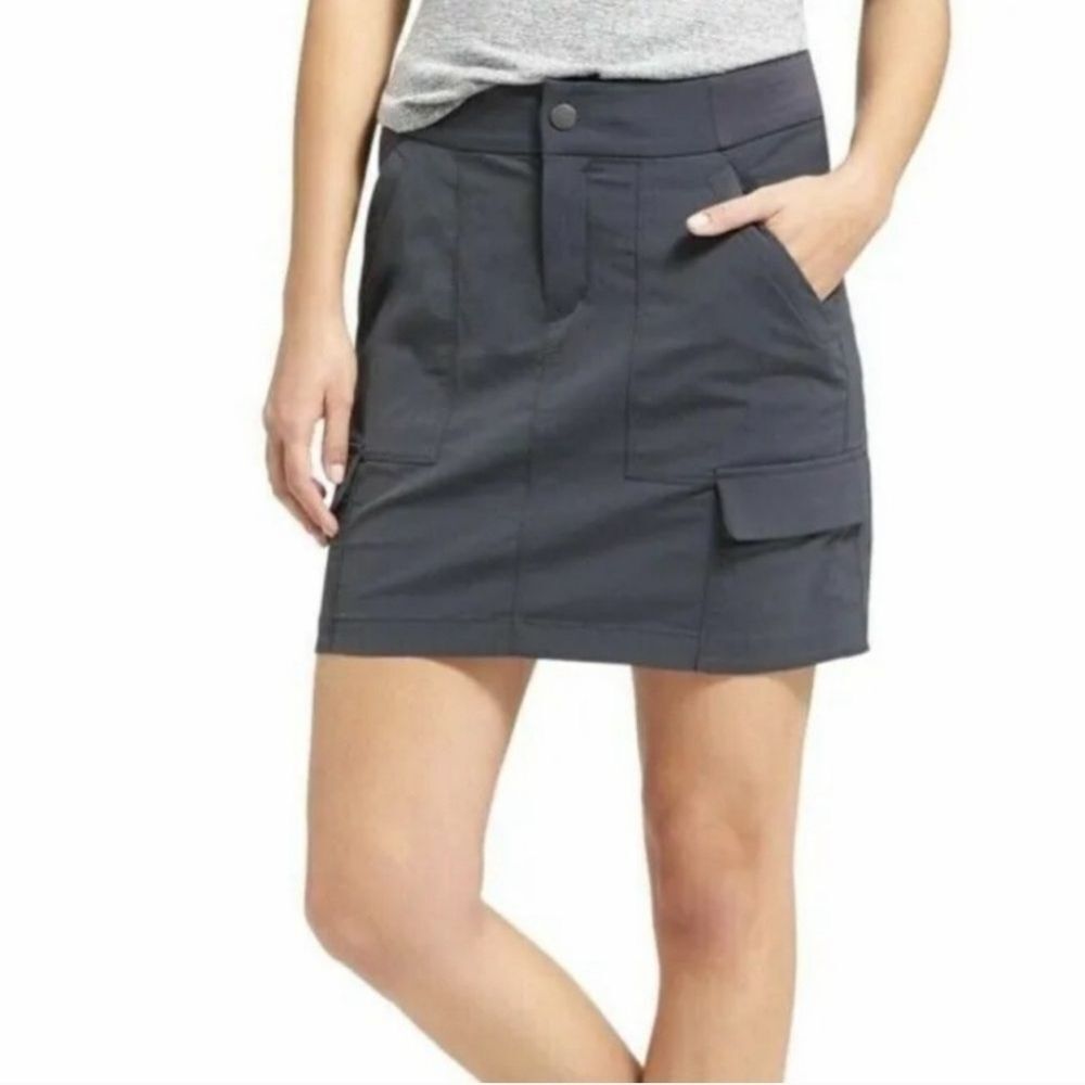 VGUC Athleta Trekkie Charcoal Gray Cargo Skort Hiking Outdoor 2 Size 8